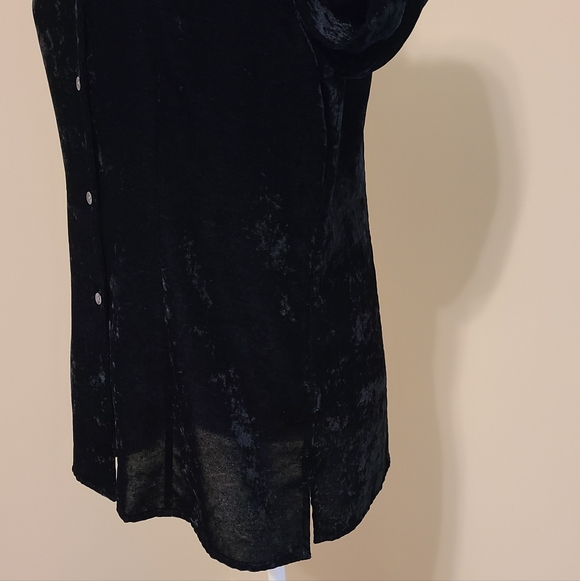 Ann Taylor Loft Textured Black Velour Long Sleeve Button-Down Blouse Size 10 - Picture 2 of 9